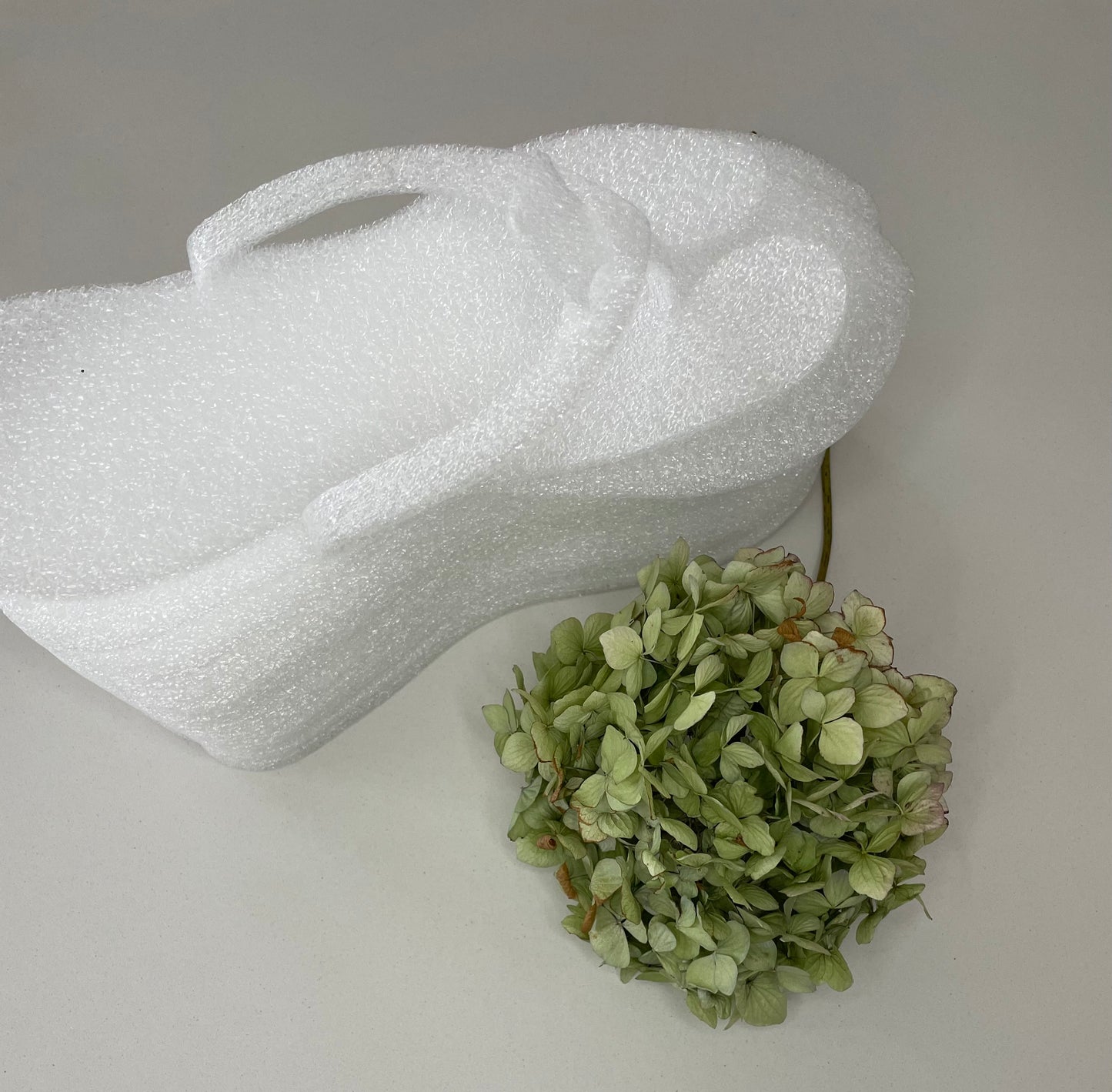 Disposable Foam Slippers 12 pairs / WHITE