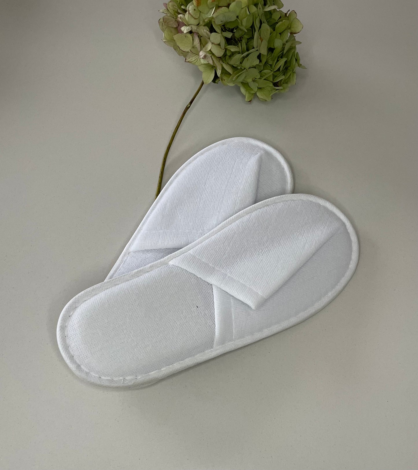 25 pairs Non-woven Spa Slippers /Closed